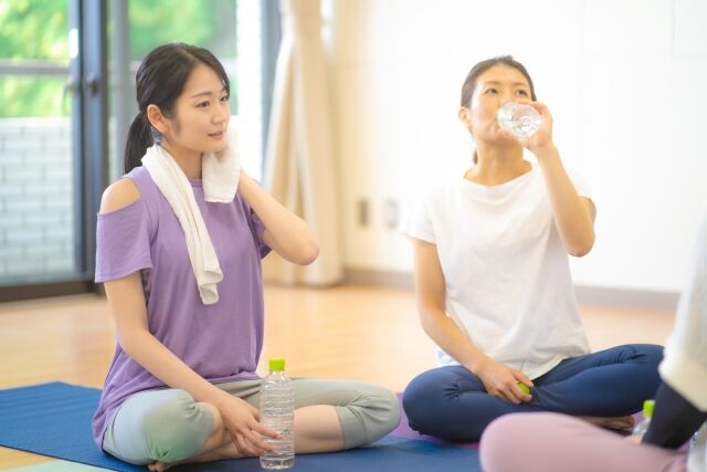 スポーツ休憩　女性